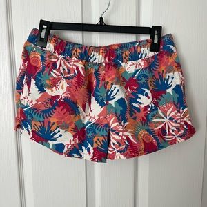 Patagonia Barely Baggies in Wild Waratah Reef Women’s Medium